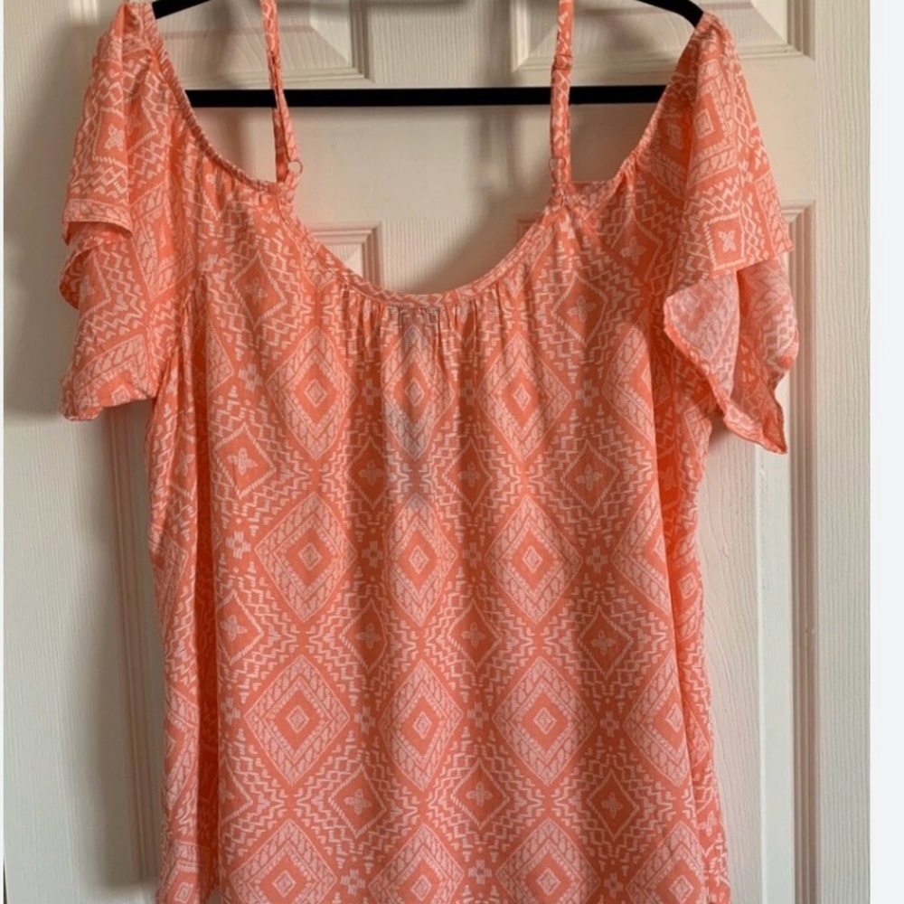 Torrid Coral and White Patterned blouse. Cold shoulder.